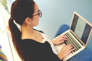 Das System beruht auf dem schriftlichen Austausch zwischen Schüler und Dozent