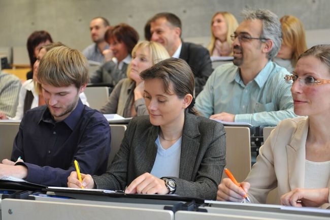 Studierende im Seminar