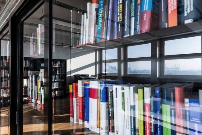 Lesen, Lernen und Arbeiten in der Bibliothek